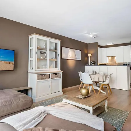 Stylish Renovated 2-bedroom In With Garage Knokke-Heist