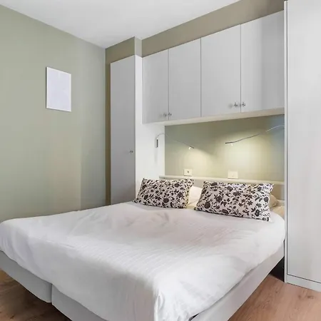 Διαμέρισμα Stylish Renovated 2-bedroom In With Garage